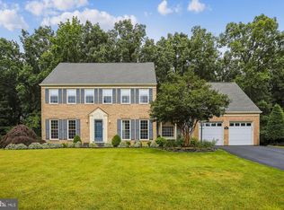 8628 Chase Glen Cir, Fairfax Station, VA 22039