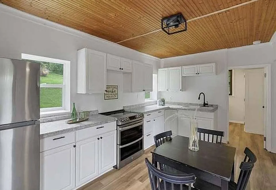 1 bed, 874 sqft, $1,650 — Photo 2