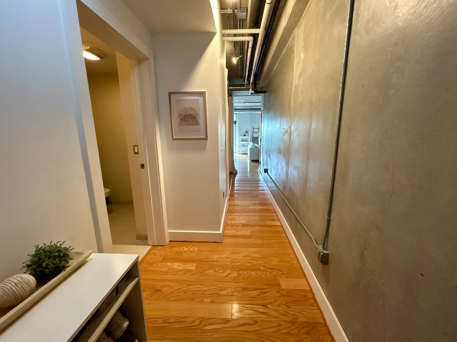 1 bed, 731 sqft, $1,350 — Photo 3