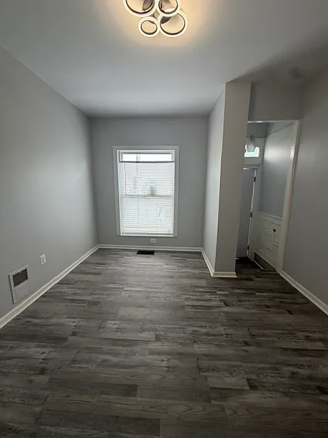 3 bed, 1.5 bath, $1,800 — Photo 3