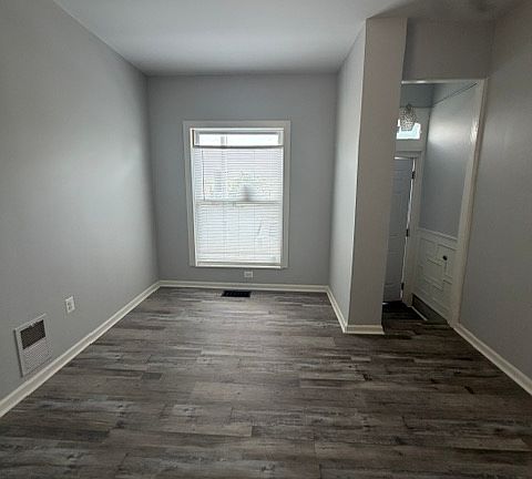 3rd image of 2105 E Federal St