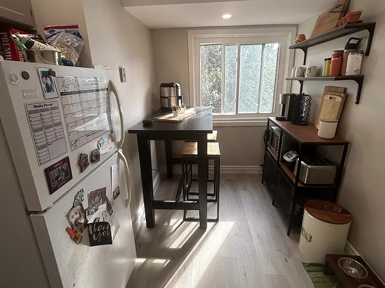 262 James St S #301 — Photo 8