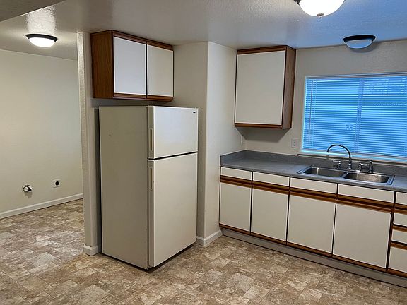 3rd image of 22125-22127 N Umpqua Hwy #22129