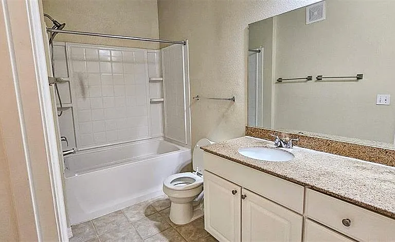 200 Southern Pecan Cir #203 — Photo 16