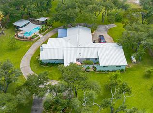 429 N Walker Rd, Rockport, TX 78382
