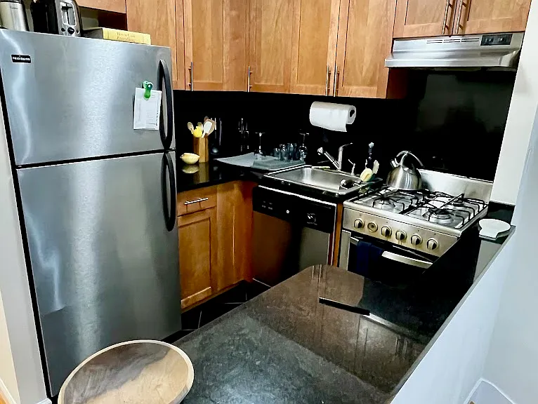 156 W 75th St #1 — Photo 4