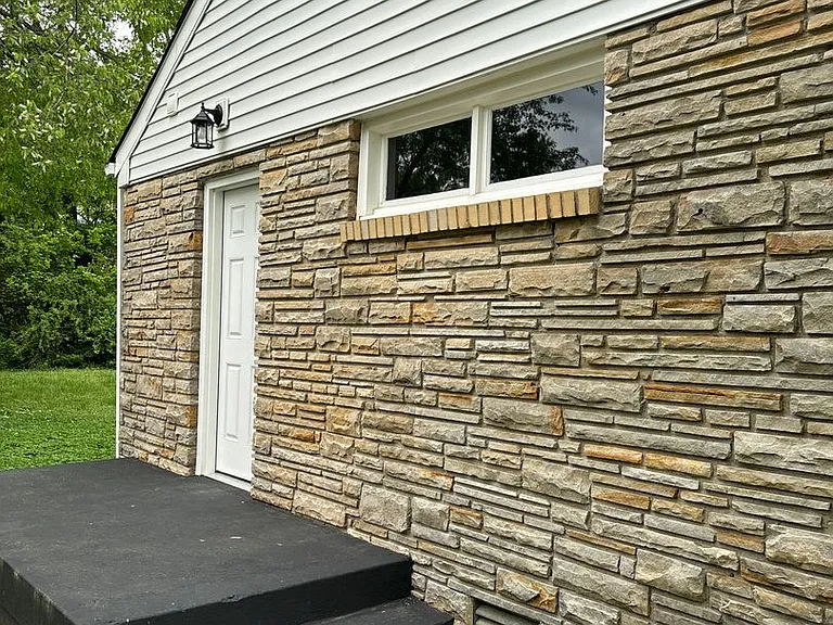 135 N Meadow Dr — Photo 14