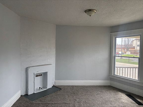 5th image of 1345 Addison Rd