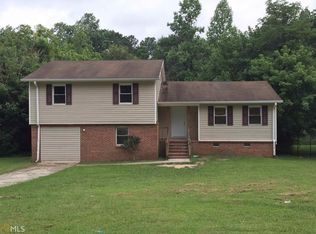 9166 Homewood Dr, Riverdale, GA