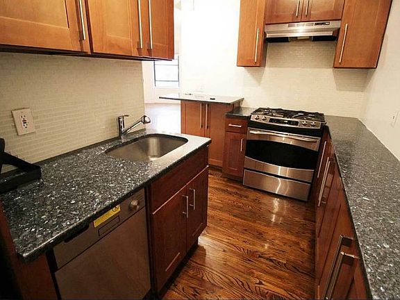 5th image of 305 W 91st St APT 3F