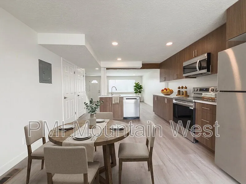 945 S Main St #5