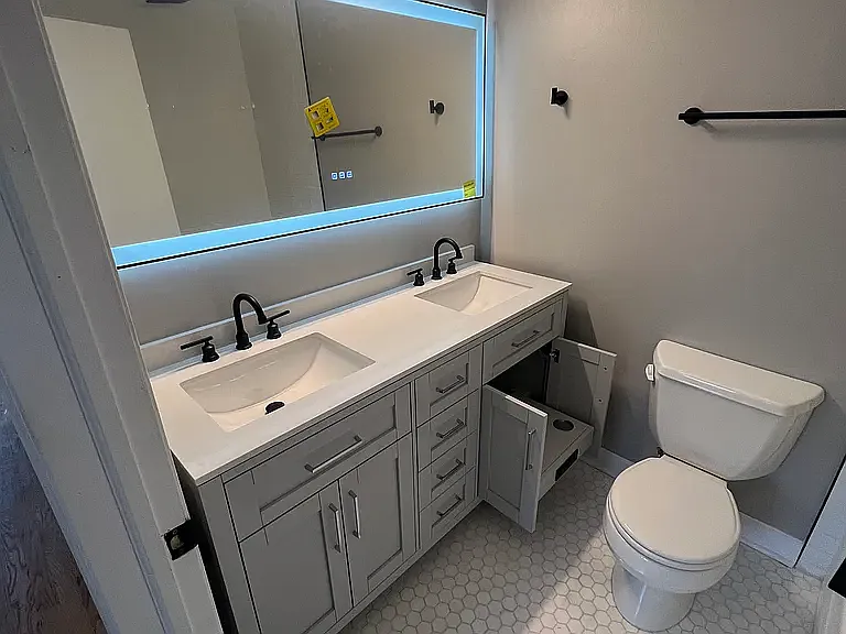 6605 W Cornelia Ave #2 — Photo 5