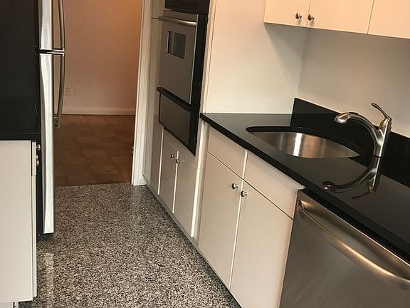 3rd image of 245 E 63rd St APT 1220