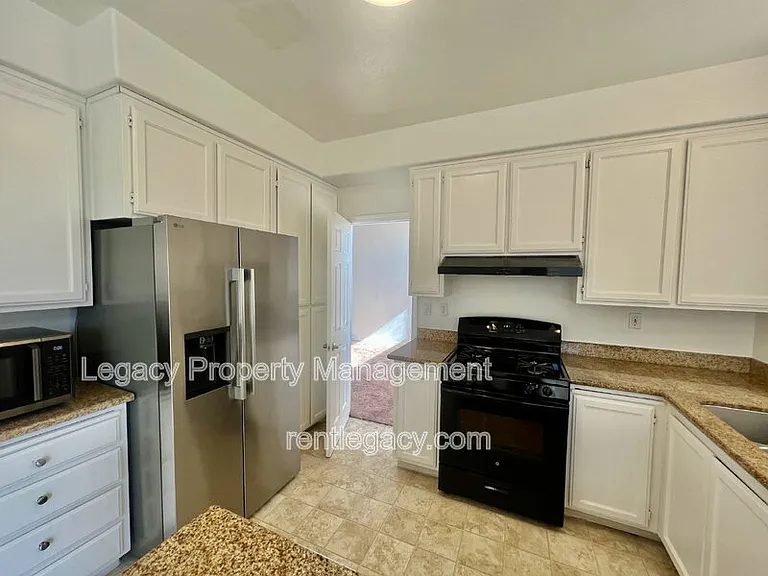 2750 Parkview Ter — Photo 12