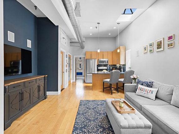 5th image of 728 Willow Ave APT 4L