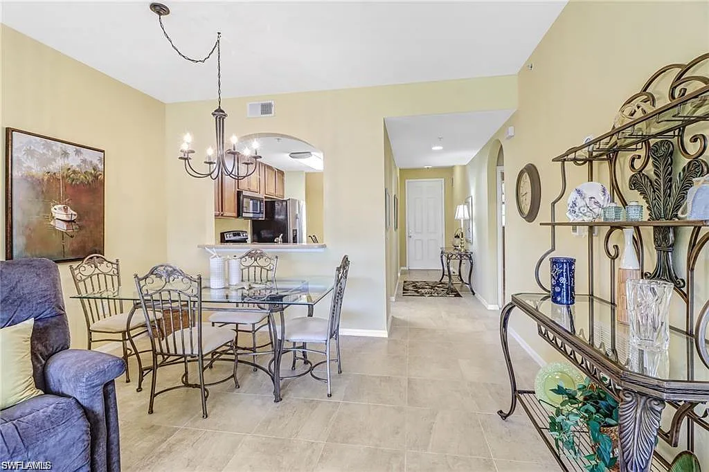 2 bed, 1243 sqft, $2,000 — Photo 2