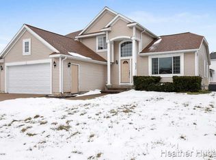 4569 Country Hill Dr SE, Kentwood, MI