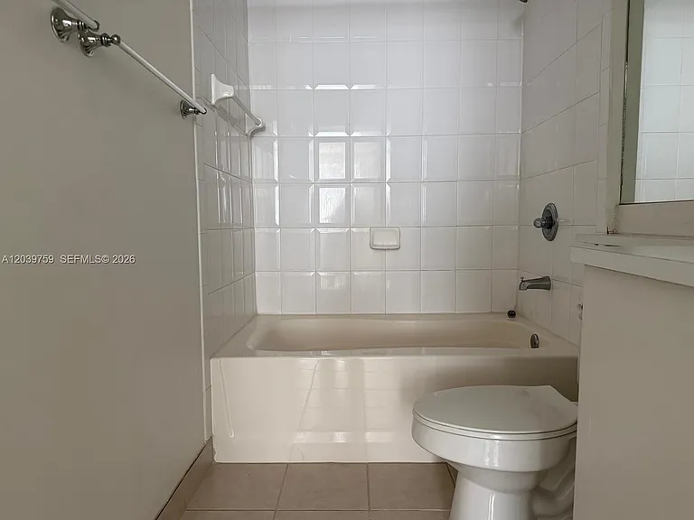 8050 N Nob Hill Rd #105 — Photo 7