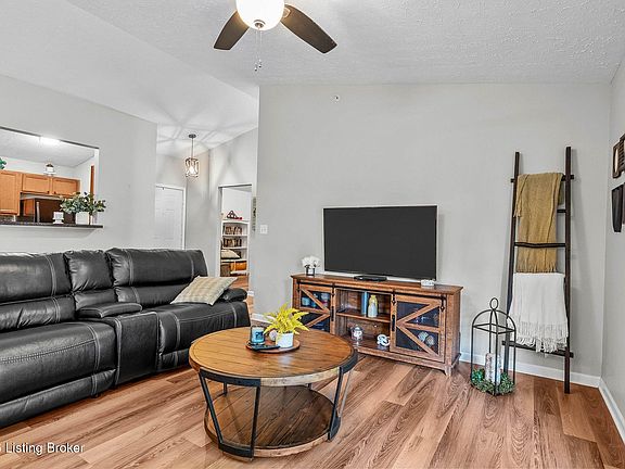 5th image of 2600 Aristocrat Pl Unit 302