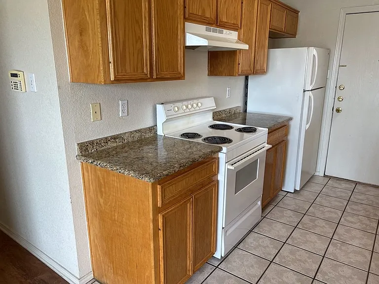 913 McDaniel Circle, Killeen — Photo 8