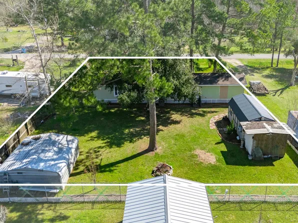 21138 Willow St, New Caney, TX 77357