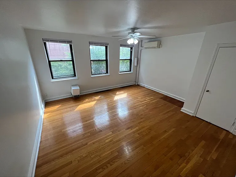 318 S 15th St #3F — Photo 12