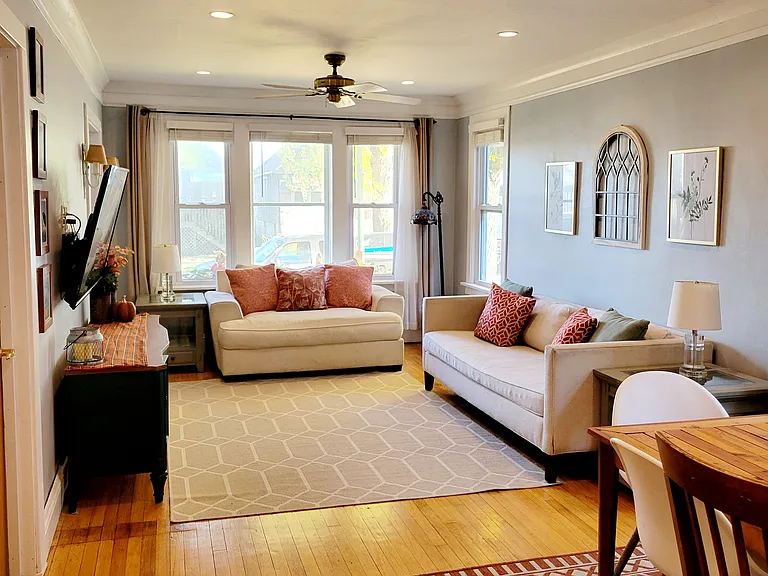 11212 S Christiana Ave — Photo 4