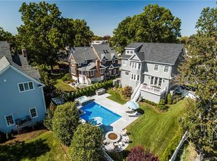 65 Norcliff Ln, Fairfield, CT 06824