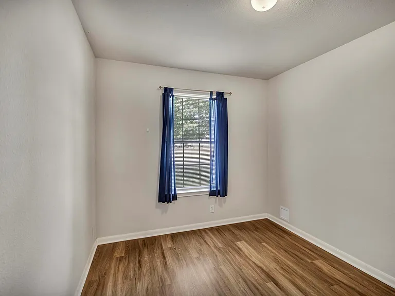 216 Meadowside Dr — Photo 11