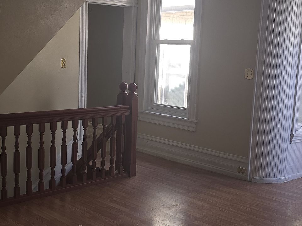 1st image of 208 Douglass St
