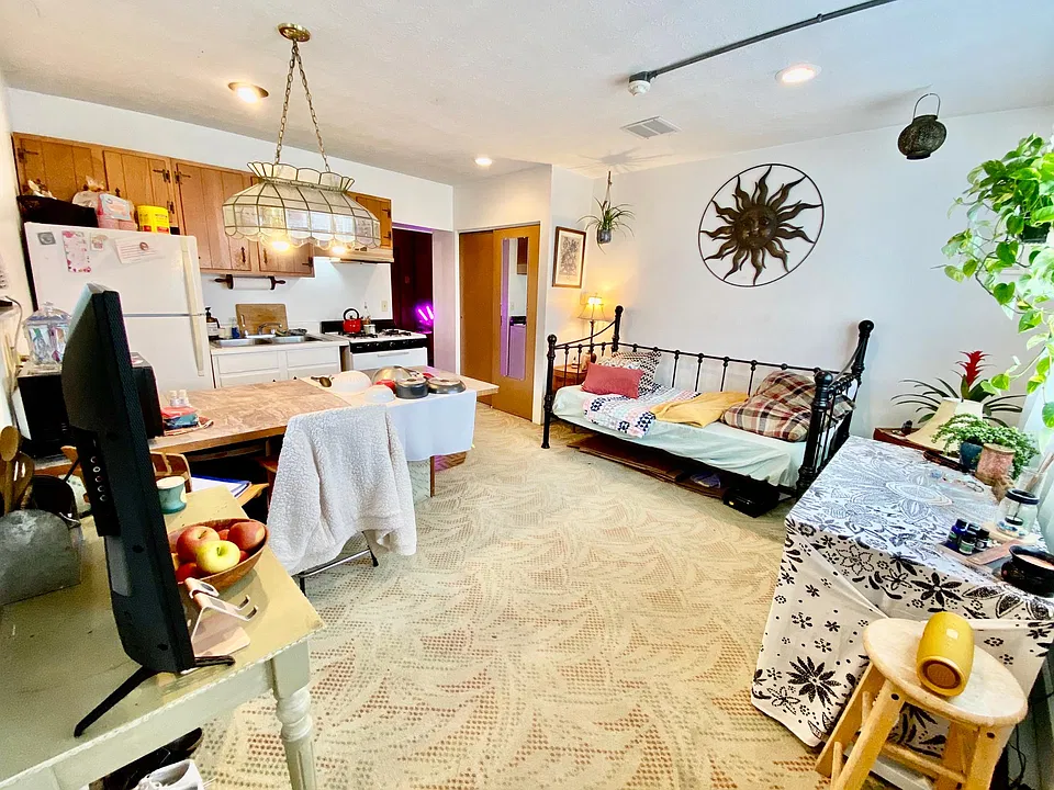 227 Jones Ave #5