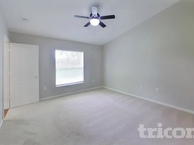 7833 Manor Dr — Photo 8