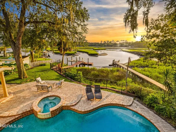 1722 HAMMOCK Circle W, Jacksonville, FL 32225