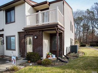83 Birchwood Rd, Coram, NY 11727