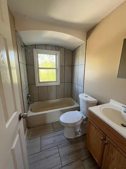 9016 Evergreen Ave — Photo 3
