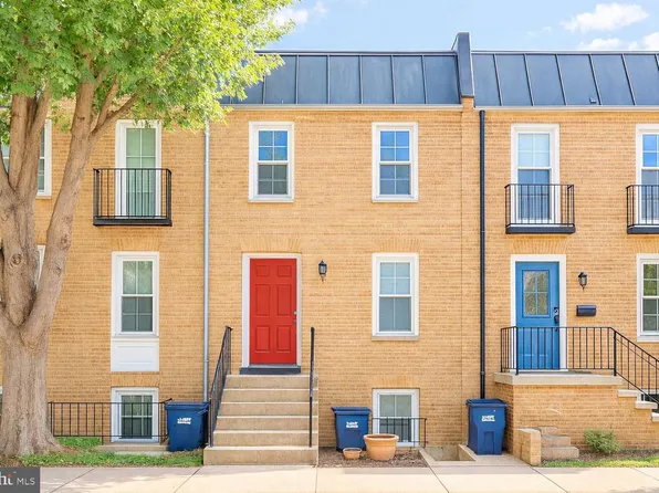 712 6th St SW, Washington, DC 20024