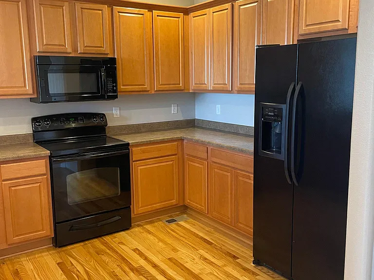 6423 Leisure Hill Grv — Photo 13