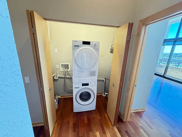 320 E Buffalo St #803 — Photo 21