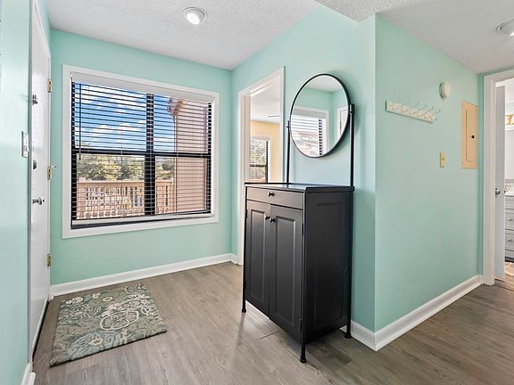 4th image of 501 Maison Dr. #E20