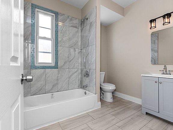 3rd image of 1522 E 71st Pl #1