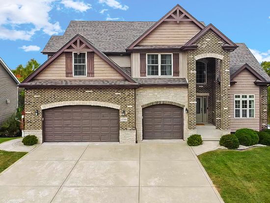 12566 Massachusetts St, Crown Point, IN 46307