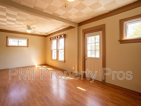 4th image of 824A E Auer Ave