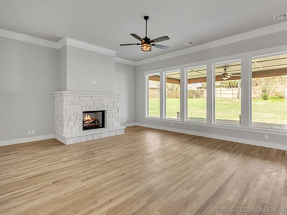 3rd image of 14407 E 95th Pl N
