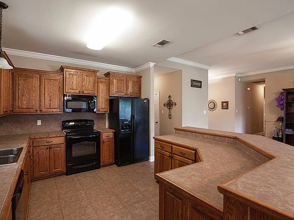 3rd image of 10061 Angela Dr