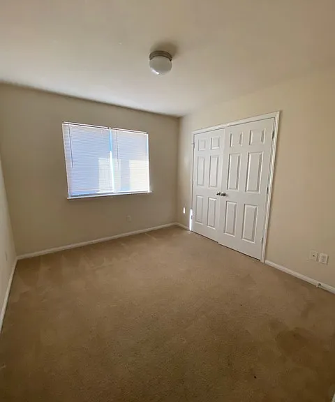 607 Constellation Dr — Photo 16