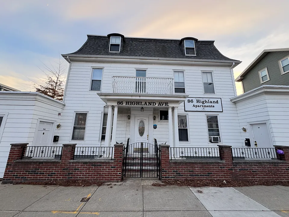 86 Highland Ave #2