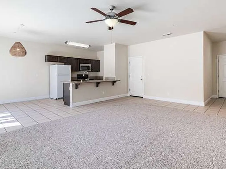538 N Burgan Ave — Photo 5