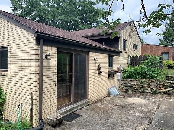 4th image of 4800 Barone Dr