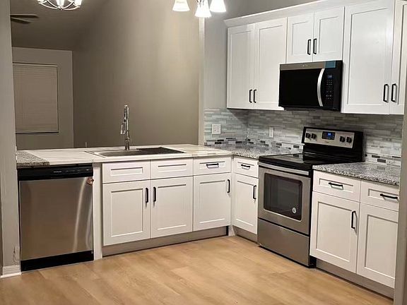 5th image of 3559 Forest Branch Dr