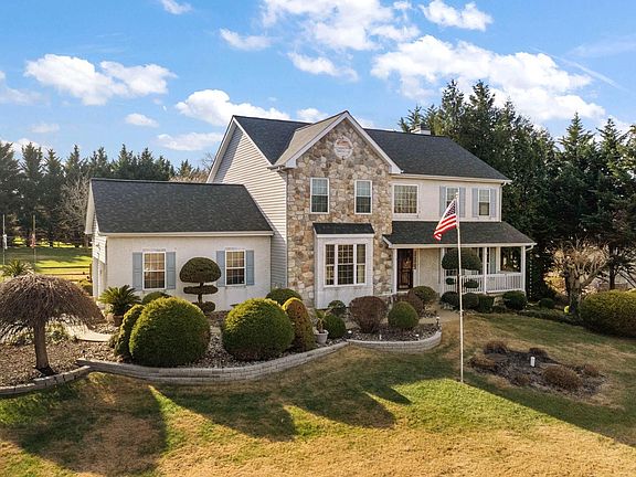2nd image of 109 Bakerfield Dr